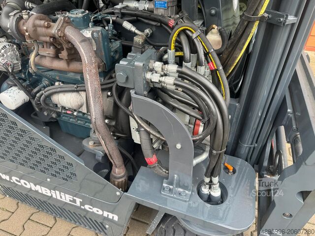 Chariot élévateur multidirectionnel Combilift CB3000// Diesel// Perfect / Only 5185 h