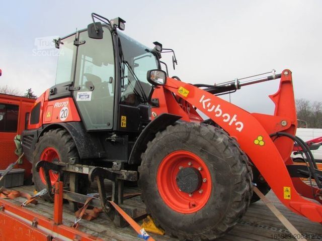 Cargadora de ruedas KUBOTA R 070 Radlader 35.800 EUR
