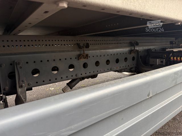 Camion plateau avec bâche MERCEDES-BENZ Atego 3 1224 LBW MOTORSCHADEN