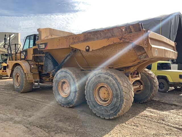 Nivelkippiauto Caterpillar 735B