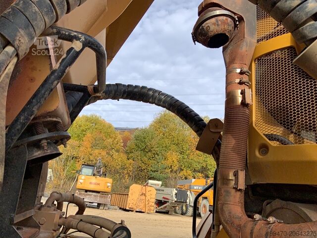 Knickgelenkter Muldenkipper Caterpillar 735B