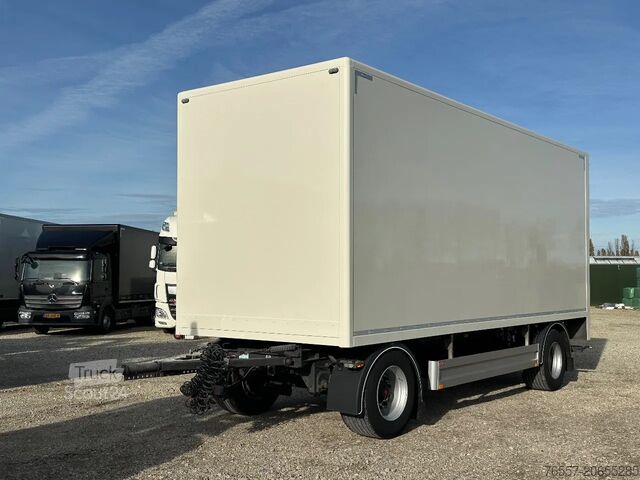 Kufr Pacton PACTON GESLOTEN AANHANGER MET LAADKLEP