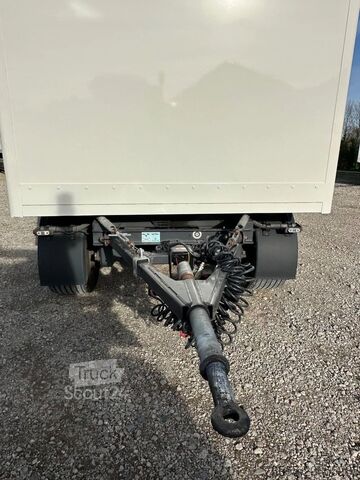 Kufr Pacton PACTON GESLOTEN AANHANGER MET LAADKLEP