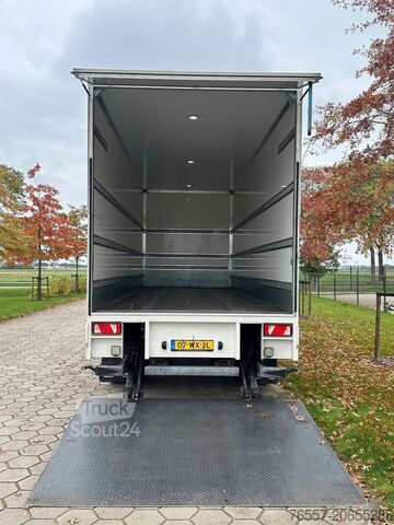 Kufr Pacton PACTON GESLOTEN AANHANGER MET LAADKLEP