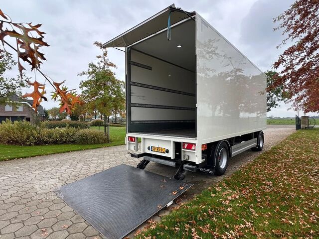 Kufr Pacton PACTON GESLOTEN AANHANGER MET LAADKLEP