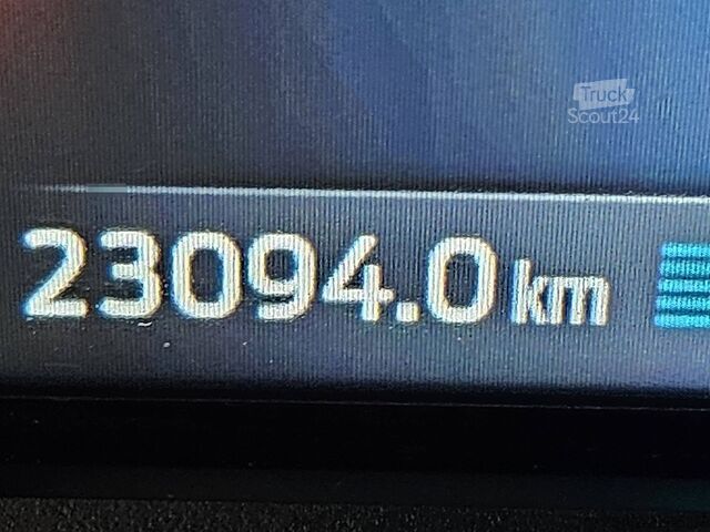 Kombi med högt tak FORD TRANSIT 2.0 L3H3 RWD Navi!