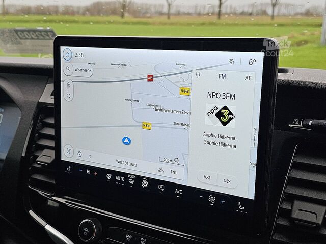 Kombi med högt tak FORD TRANSIT 2.0 L3H3 RWD Navi!