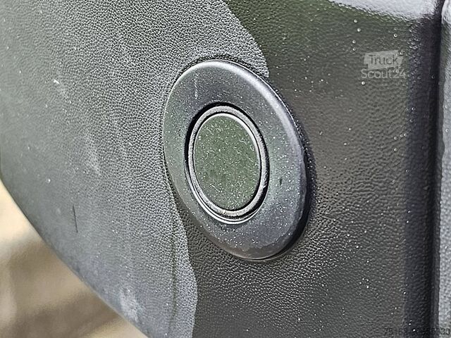 Kombi med högt tak FORD TRANSIT 2.0 L3H3 RWD Navi!