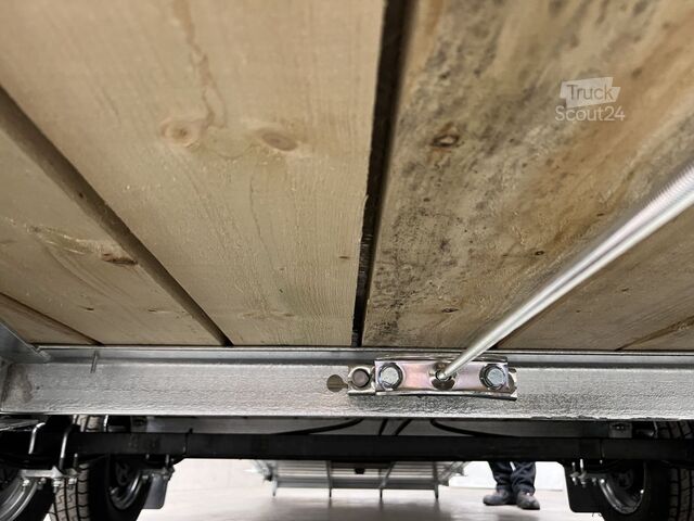 Boskapstrailer Nugent L3015S Viehanhänger