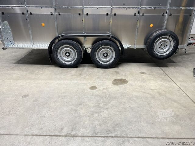 Boskapstrailer Nugent L4318H-H-SD Viehanhänger