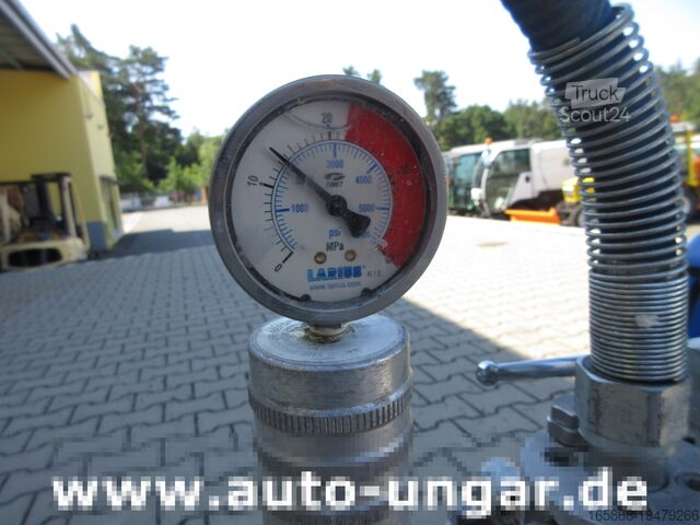 Marquages routiers Larius Miro Liner Plus Airless Roadmarking Grac
