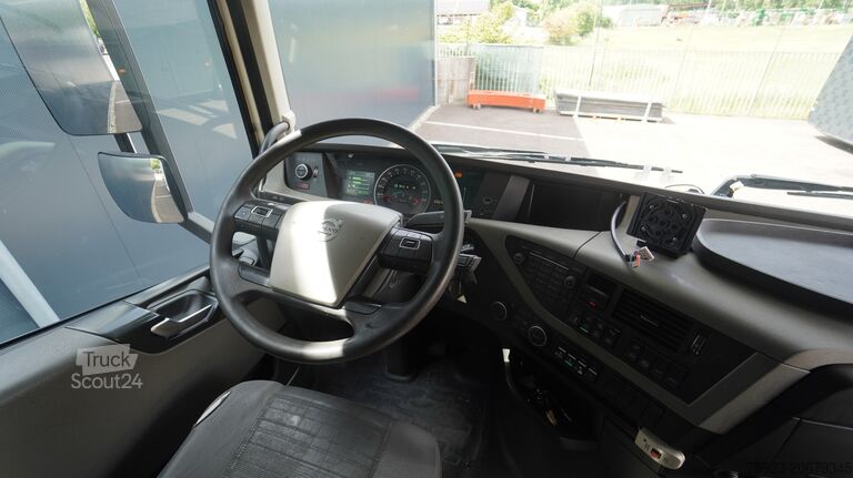 Контейнерные перевозки Volvo FH 460 8X2 20 FT CONTAINER TRANSPORT TRUCK