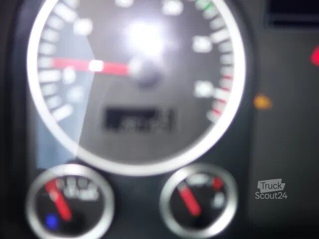 Грузоподъемная платформа MAN TGM 18-290