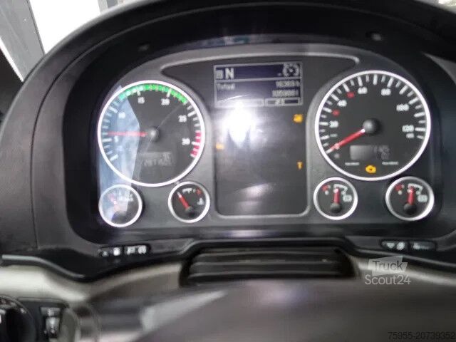 Грузоподъемная платформа MAN TGM 18-290