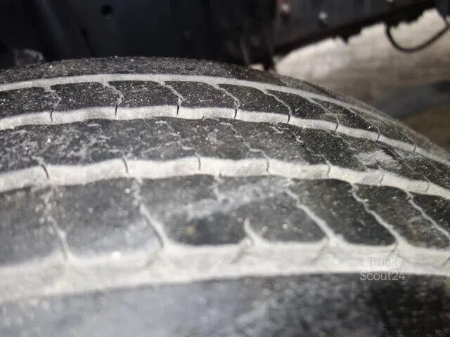 Грузоподъемная платформа MAN TGM 18-290