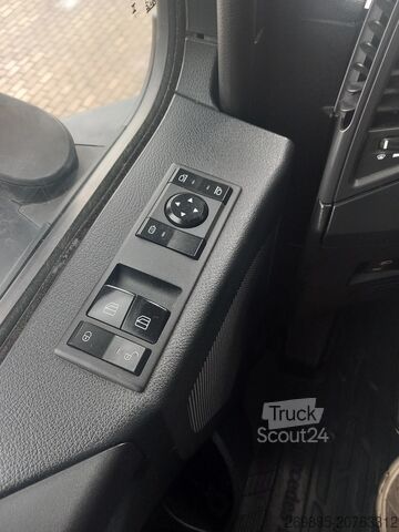 Standarta traktora vienība Mercedes-Benz Actros 1845 LS Big Space