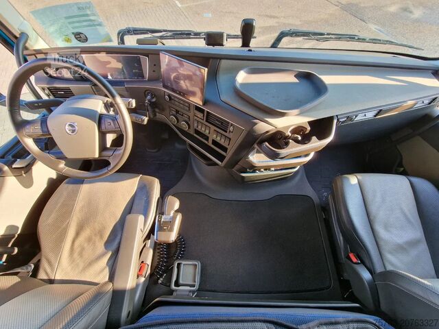 Araba taşıyıcı Volvo FH 500 Globetrotter XL Cartransporter Blyss Mod...