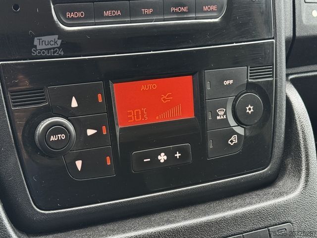 Furgon z wysokim dachem PEUGEOT Boxer Komfort Klimaaut. Kamera Hecktüren 270°