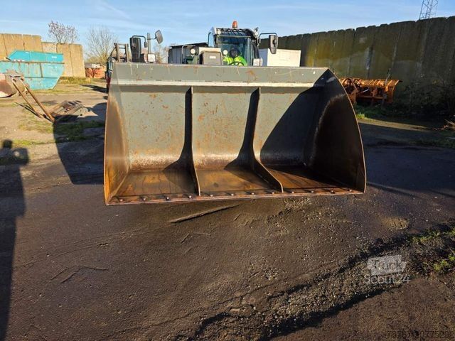 Manipulador telescópico Claas 960 Scorpion VP mit Schaufel + el