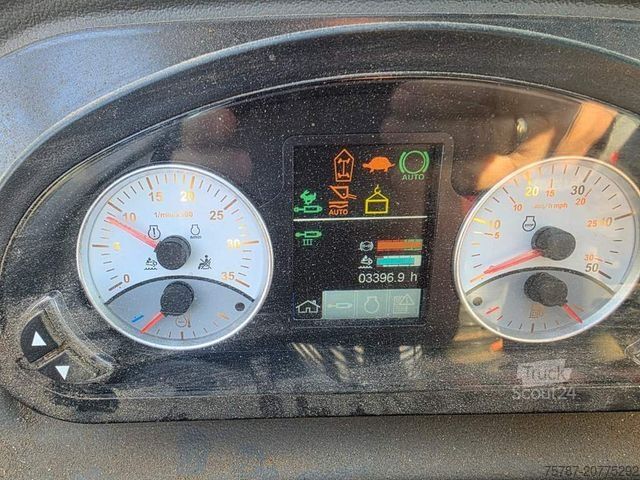 Manipulador telescópico Claas 960 Scorpion VP mit Schaufel + el