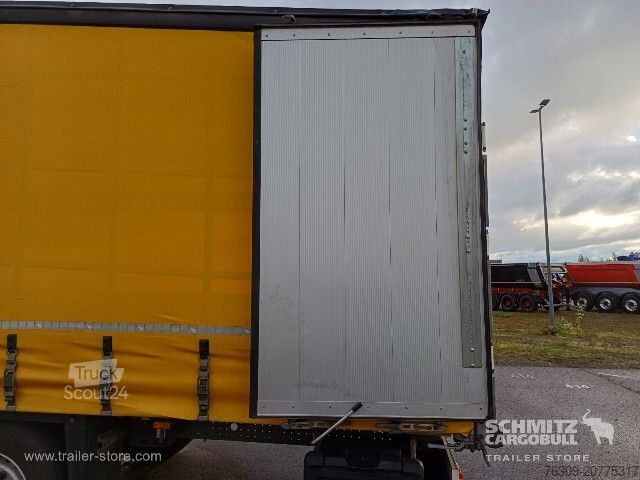 Semirimorchio con telone Schmitz Cargobull Curtainsider Standard Getränke