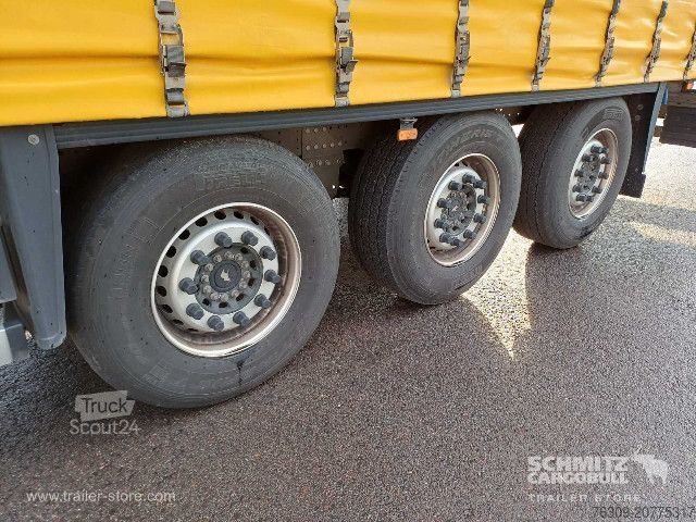 Semirimorchio con telone Schmitz Cargobull Curtainsider Standard Getränke