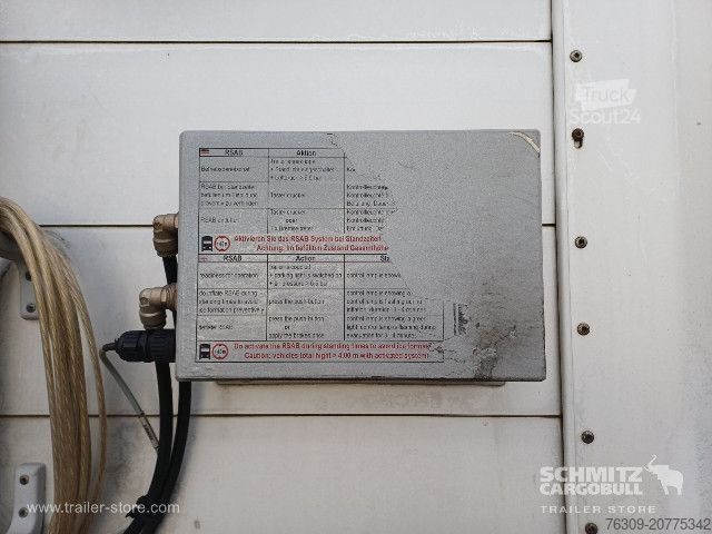 Semirimorchio con telone Schmitz Cargobull Curtainsider Standard Getränke