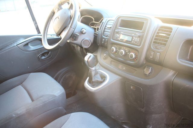 Slēgtais furgons RENAULT Trafic Kasten L1H1 3,0t Automatik Motorschaden