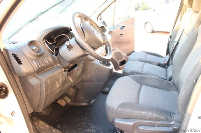 Slēgtais furgons RENAULT Trafic Kasten L1H1 3,0t Automatik Motorschaden