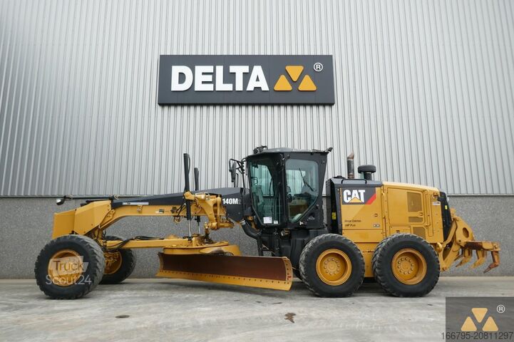 Livellatrice Caterpillar 140M2