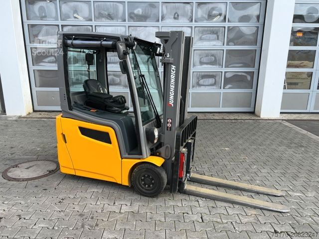 Stivuitor frontal JUNGHEINRICH EFG 215 / Triplex: 4.25m! / SS / 1.573h / 2024