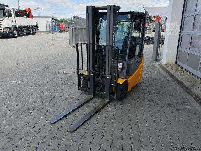 Stivuitor frontal JUNGHEINRICH EFG 215 / Triplex 4.25m / SS / nur 1.680h / 2021
