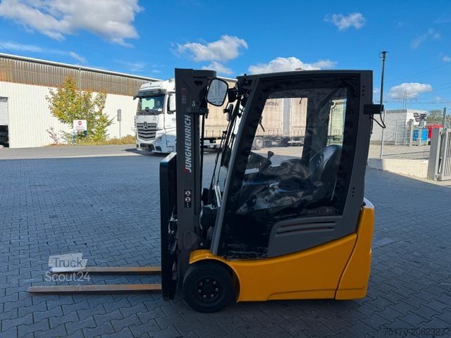Stivuitor frontal JUNGHEINRICH EFG 215 / Triplex: 4.25m! / SS / nur 2.865h!