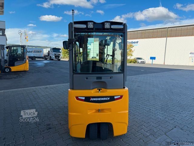 Stivuitor frontal JUNGHEINRICH EFG 215 / Triplex: 4.25m! / SS / nur 2.865h!