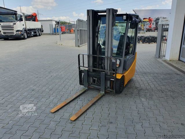 Stivuitor frontal JUNGHEINRICH EFG 215 / Triplex: 4.25m! / SS / nur 2.184h!