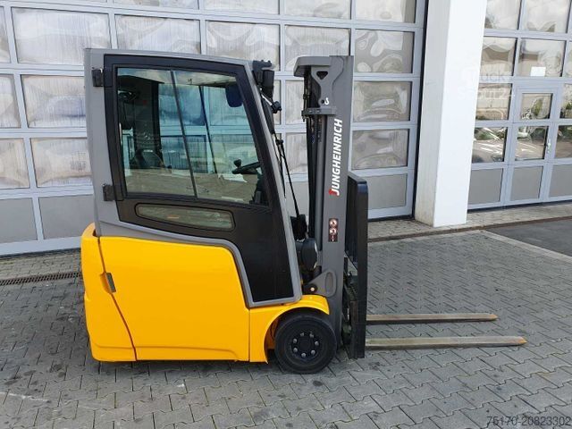 Stivuitor frontal JUNGHEINRICH EFG 215 / Triplex: 4.25m! / SS / 4.166h / 2024
