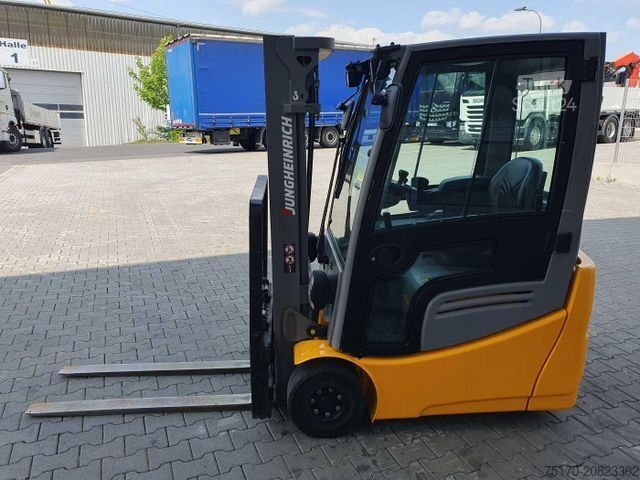 Stivuitor frontal JUNGHEINRICH EFG 215 / Triplex: 4.25m! / SS / 4.166h / 2024