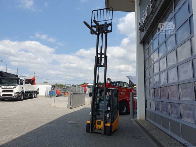 Stivuitor frontal JUNGHEINRICH EFG 215 / Triplex: 4.25m! / SS / 4.166h / 2024