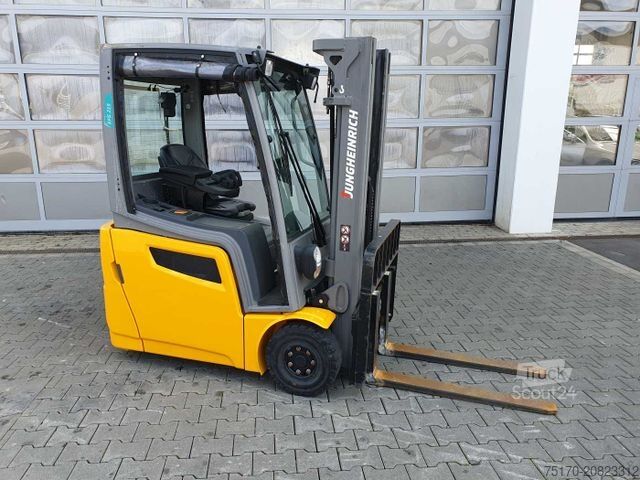 Stivuitor frontal JUNGHEINRICH EFG 215 / Triplex: 4.25m! / nur 3.439h! / 2022