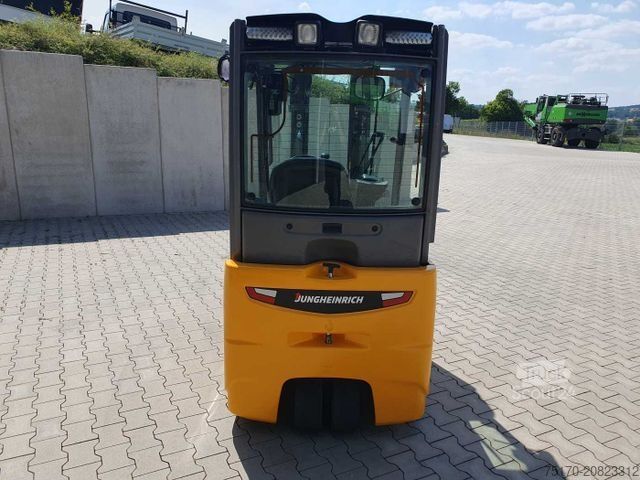 Stivuitor frontal JUNGHEINRICH EFG 215 / Triplex: 4.25m! / nur 3.439h! / 2022