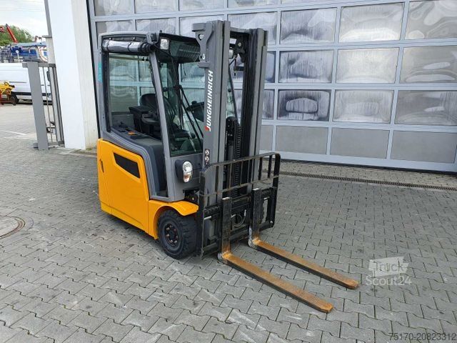 Stivuitor frontal JUNGHEINRICH EFG 215 / Triplex: 4.25m! / nur 3.439h! / 2022