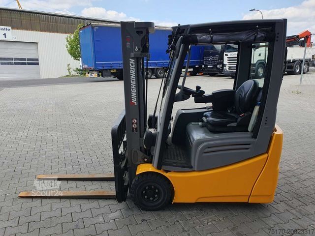 Stivuitor frontal JUNGHEINRICH EFG 215 / Triplex: 4.25m! / SS / nur 1.368h!