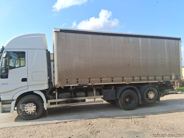 камион платформа с брезент Iveco Stralis