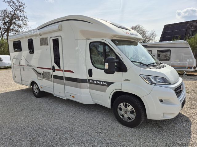 Autorulotă semi-integrată ADRIA Matrix Axess 670 SL Luftfederung hinten / Markis
