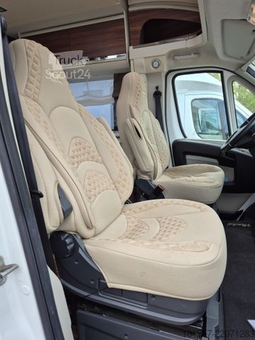 Autorulotă semi-integrată ADRIA Matrix Axess 670 SL Luftfederung hinten / Markis
