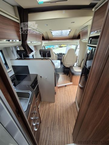 Autorulotă semi-integrată ADRIA Matrix Axess 670 SL Luftfederung hinten / Markis