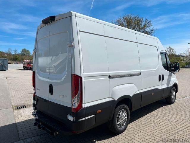 Dodávka s vysokou střechou IVECO Daily 35S18HA8 V*Kastenwagen*AUTOMATIK*AHK 3,5t