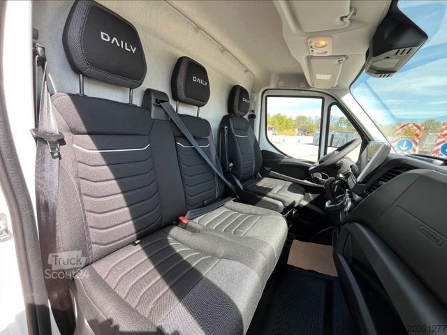 Dodávka s vysokou střechou IVECO Daily 35S18HA8 V*Kastenwagen*AUTOMATIK*AHK 3,5t
