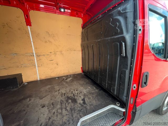 Dodávka s vysokou střechou IVECO 35S21HA8V* Kastenwagen* 210PS 3.0l*AHK 3.500kg