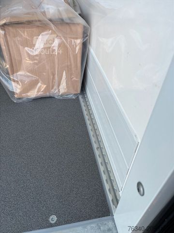 Skříňová dodávka IVECO Daily 35S16A8*KOFFER*LBW*HI-MATIC*